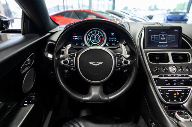 Used 2021 Aston Martin DB11 Volante image 40