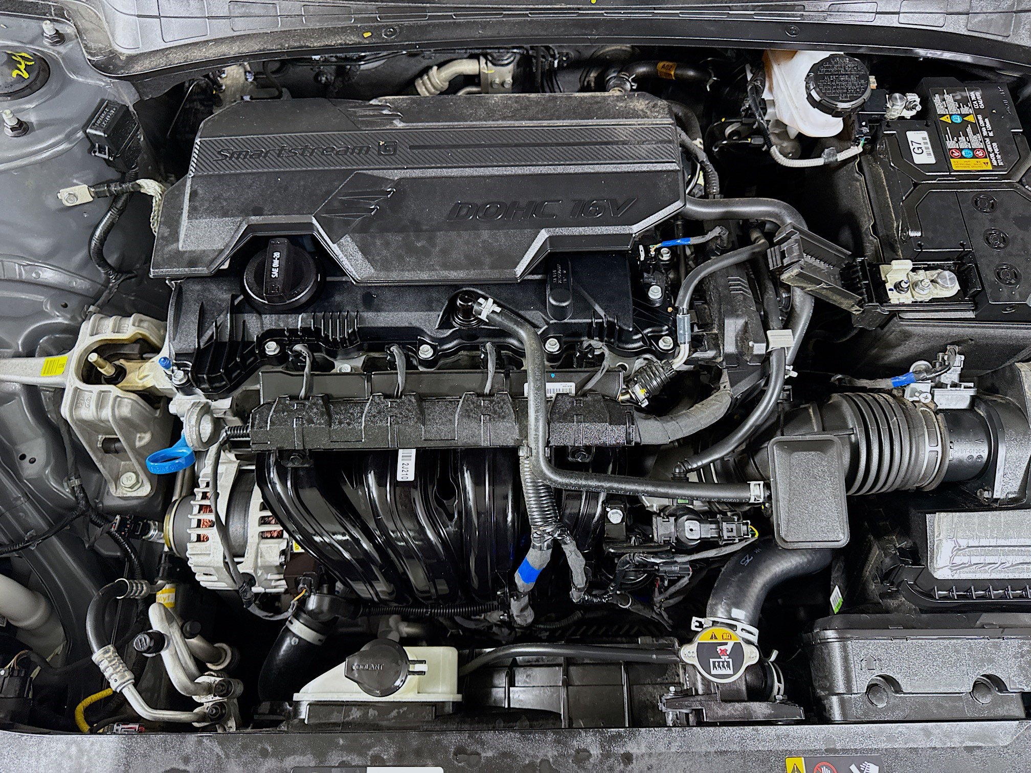 Used 2025 Hyundai Elantra SE FWD image 38