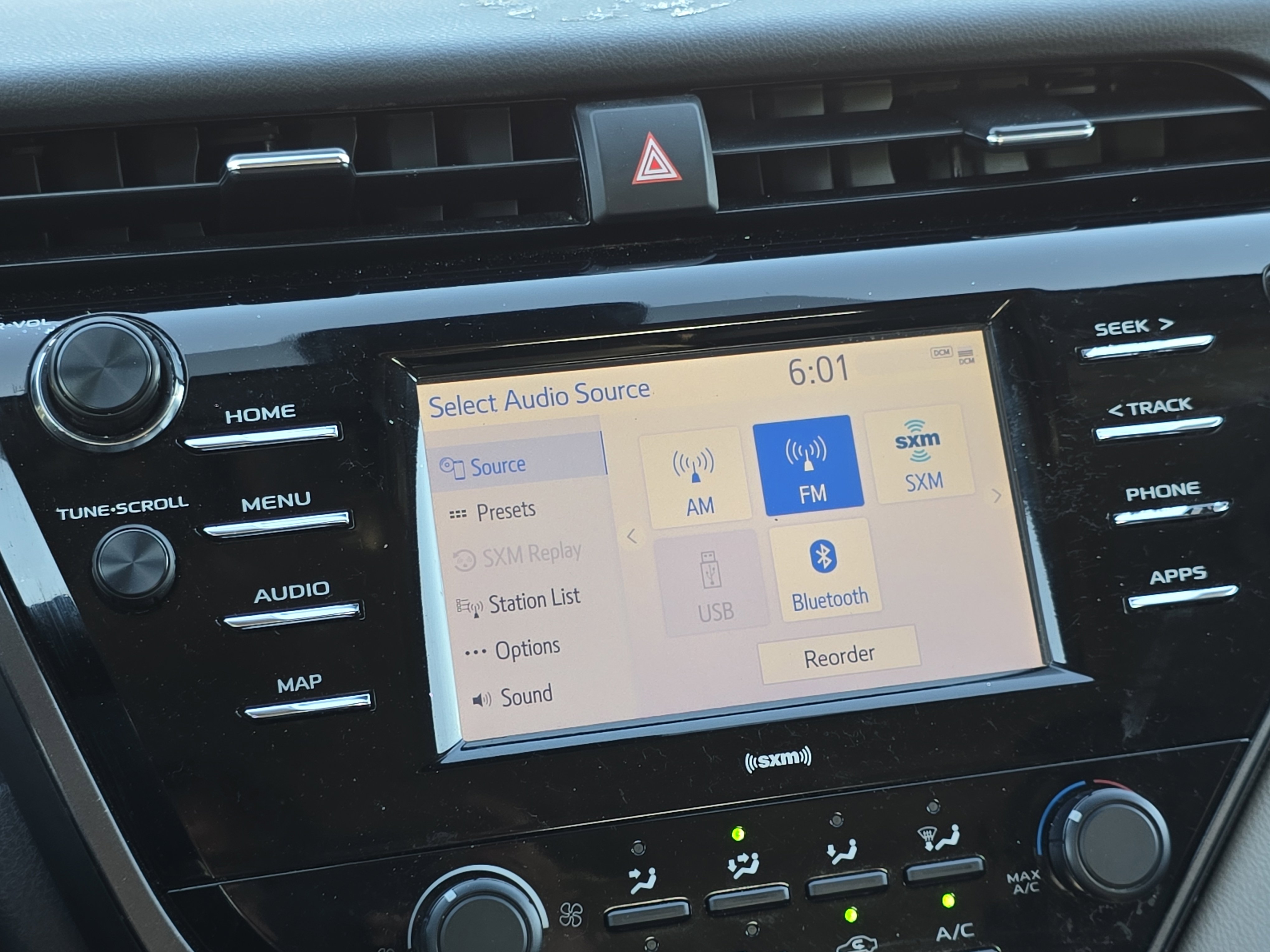 Used 2020 Toyota Camry LE FWD image 20