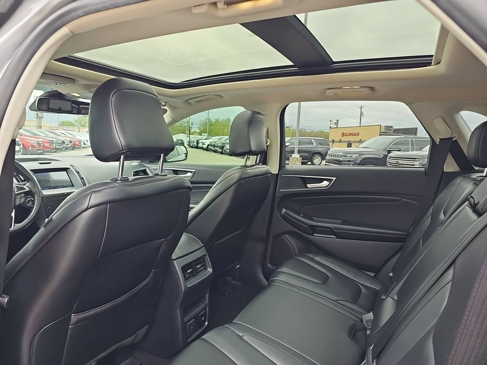 Used 2020 Ford Edge Titanium w/ Class II Trailer Tow Package AWD/4WD image 19