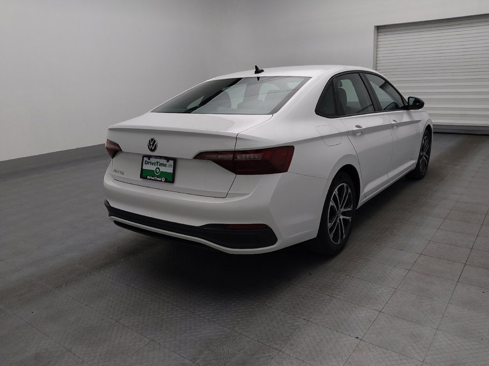 Used 2022 Volkswagen Jetta Sport image 9