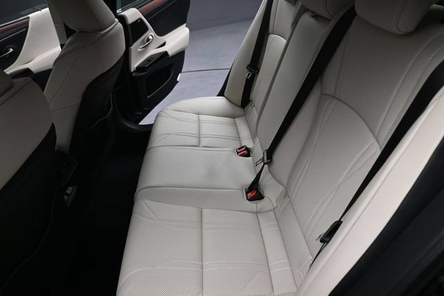 Used 2025 Lexus ES 350 Ultra Luxury FWD image 16