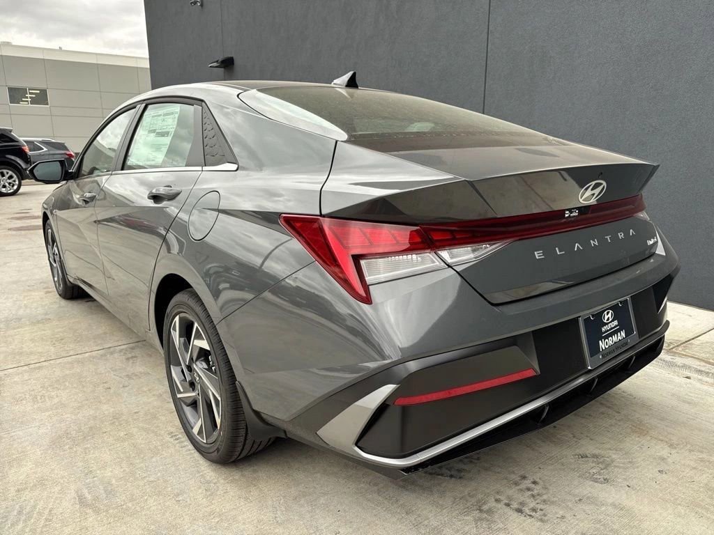 New 2026 Hyundai Elantra Limited FWD image 6