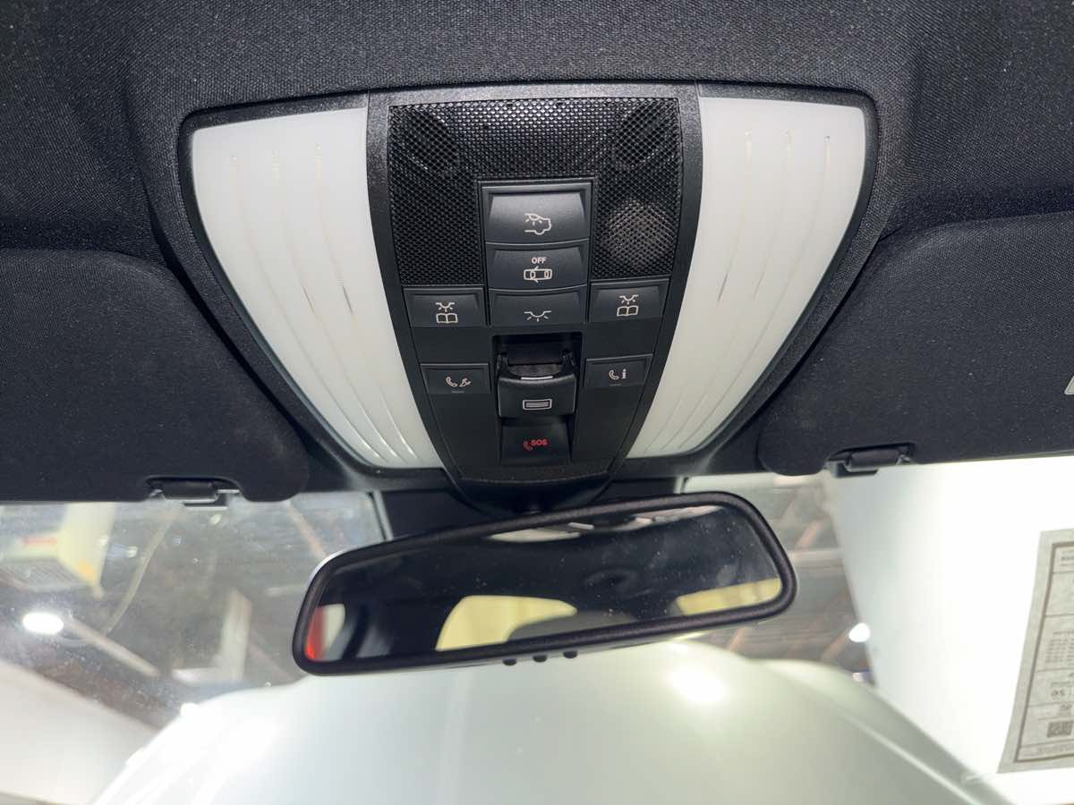 Used 2014 Mercedes-Benz E 550 4MATIC Sedan w/ Premium 1 Package image 23