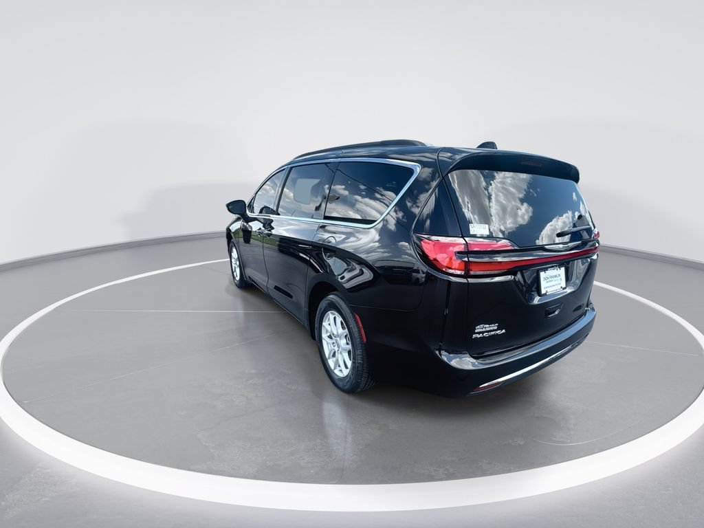 Used 2022 Chrysler Pacifica Touring-L FWD image 6