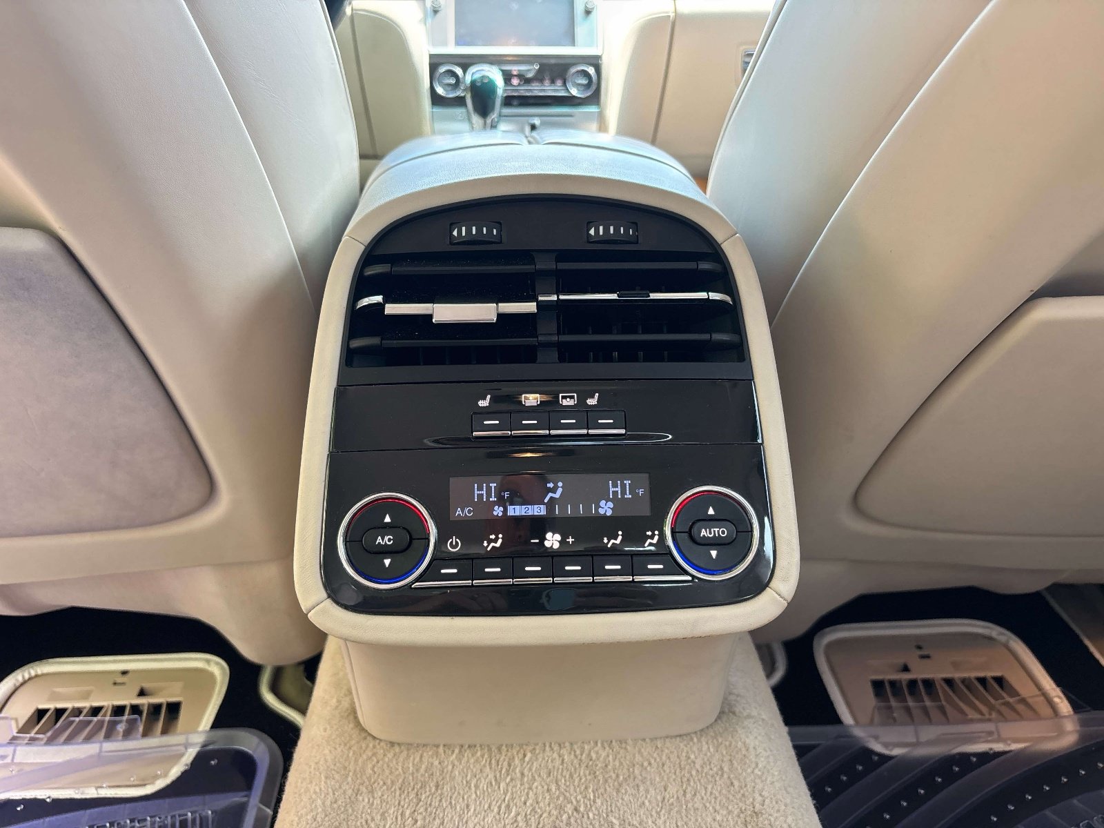 Used 2014 Maserati Quattroporte GTS RWD image 12