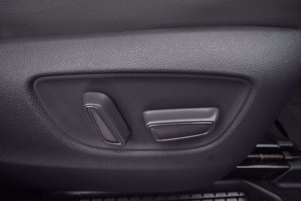 Used 2021 Toyota Sienna XLE image 30