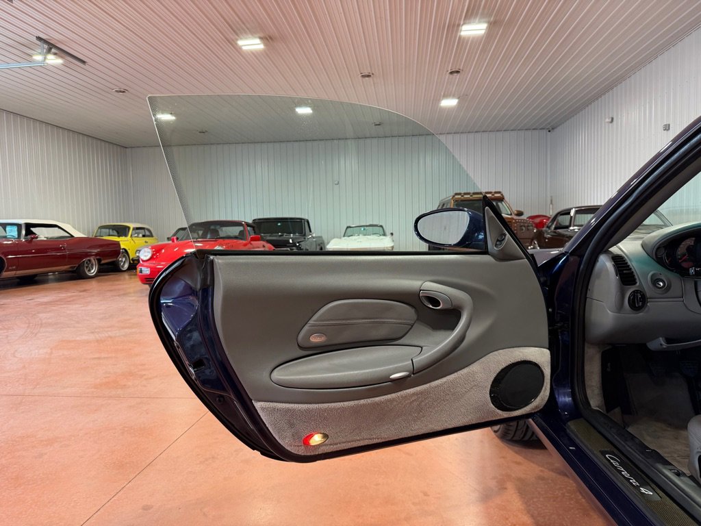 Used 2001 Porsche 911 Carrera 4 AWD/4WD image 16
