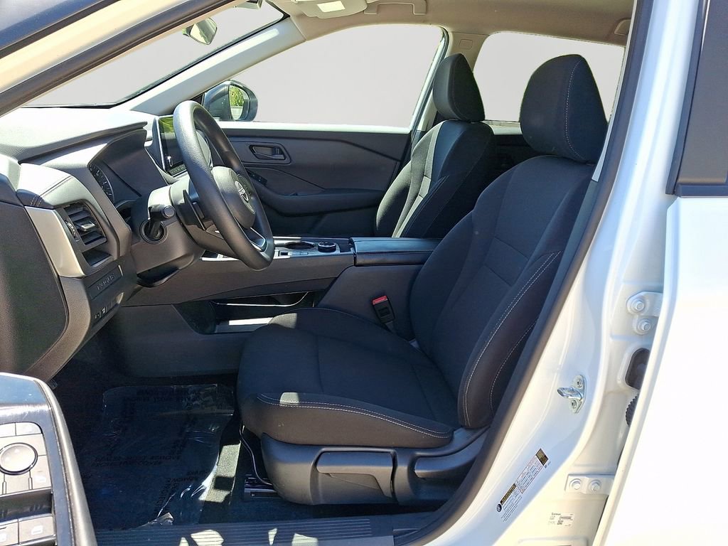 Used 2024 Nissan Rogue S AWD/4WD image 14
