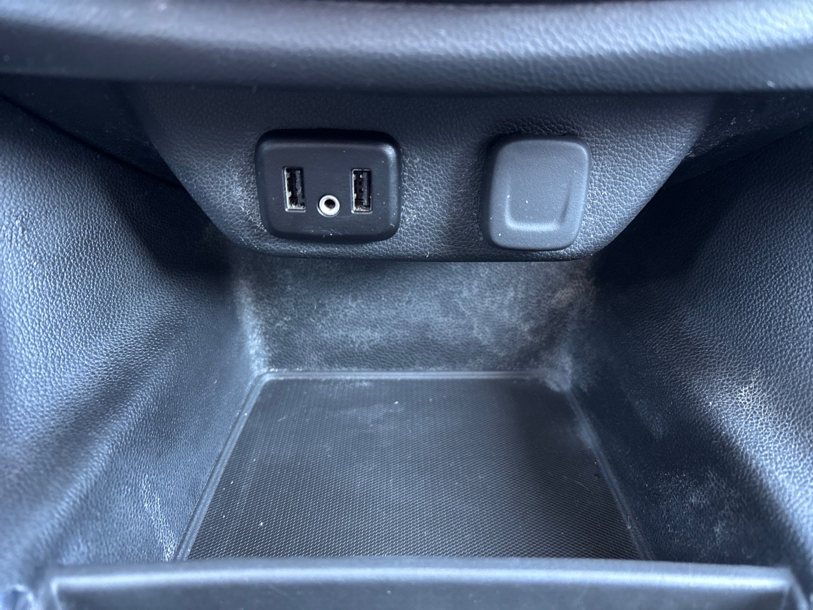 Used 2018 Chevrolet Traverse LT image 37