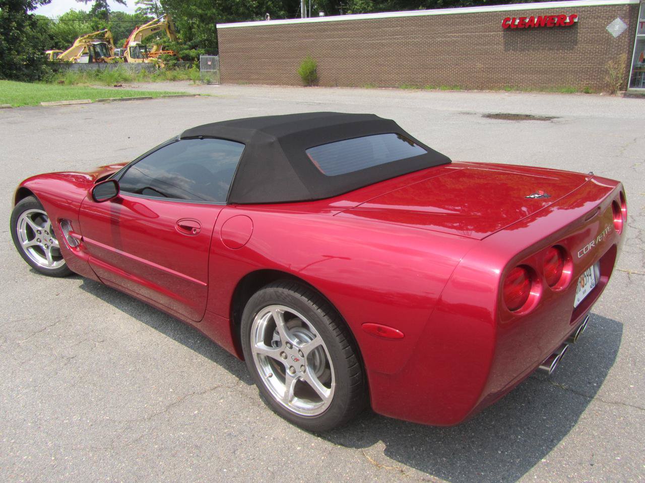 Used 2001 Chevrolet Corvette Convertible w/ Preferred Equipment Group2 RWD image 13