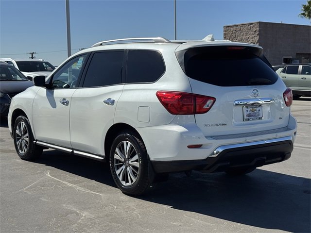 Used 2020 Nissan Pathfinder SV image 2