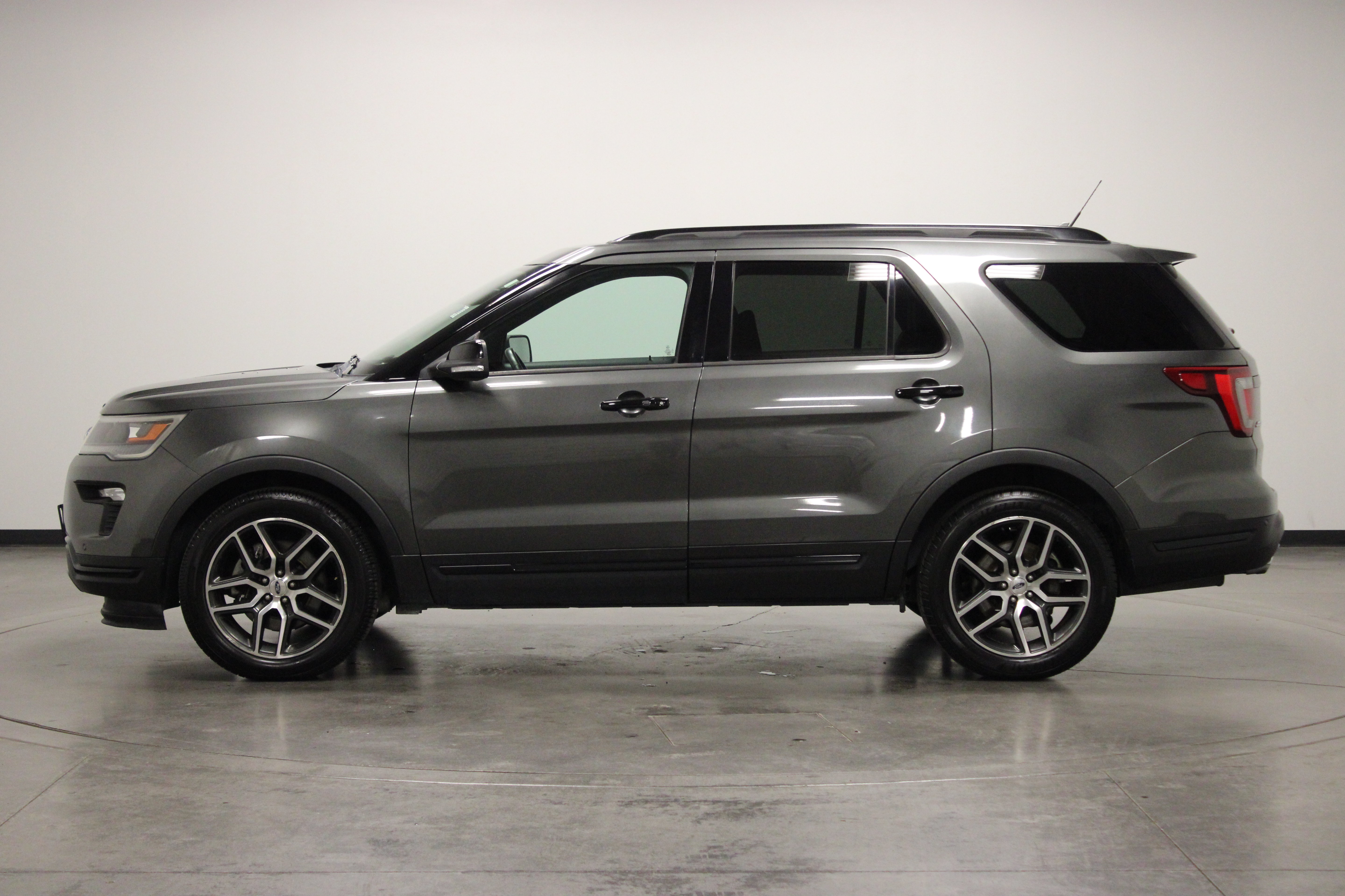 Used 2018 Ford Explorer Sport w/ Equipment Group 401A AWD/4WD image 5