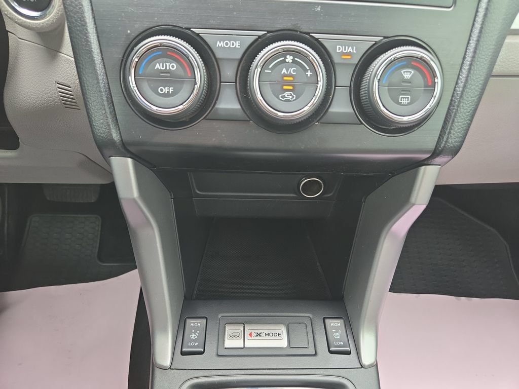 Used 2015 Subaru Forester 2.5i Touring AWD/4WD image 27