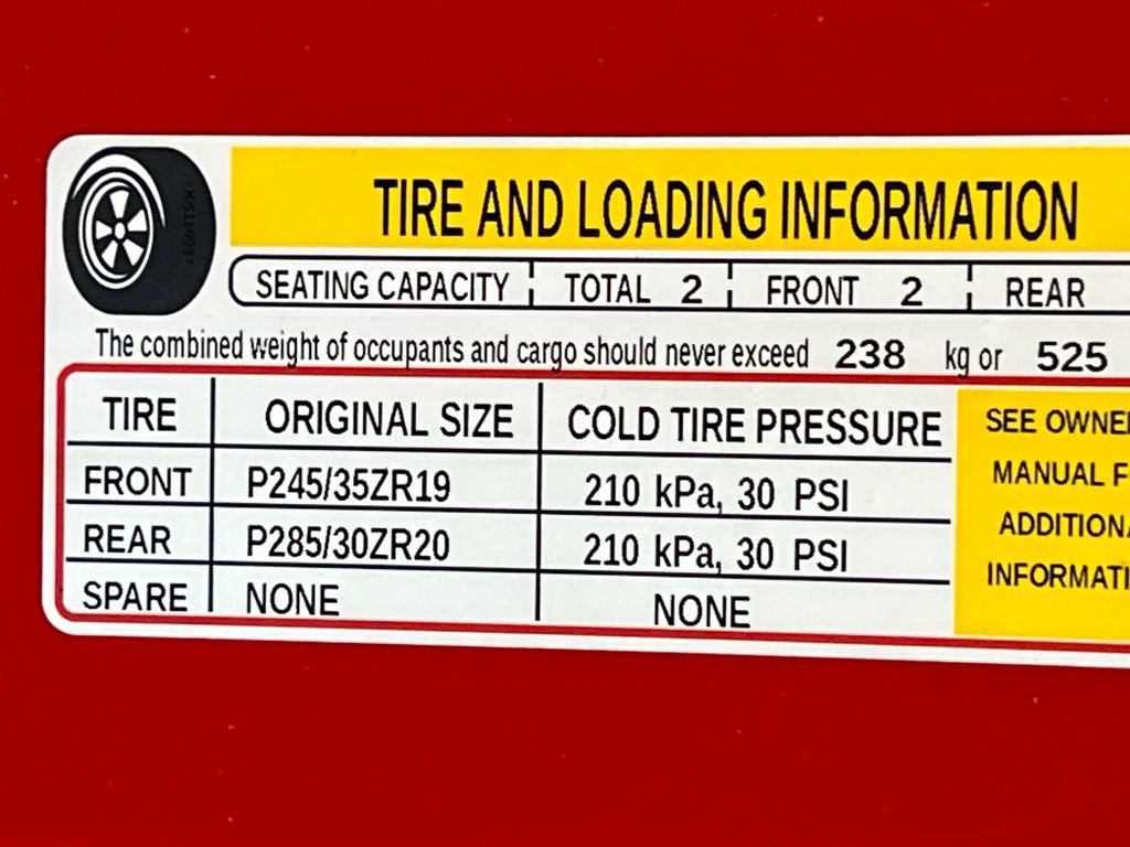 Used 2019 Chevrolet Corvette Stingray Coupe w/ Carbon Flash Badge Package image 11