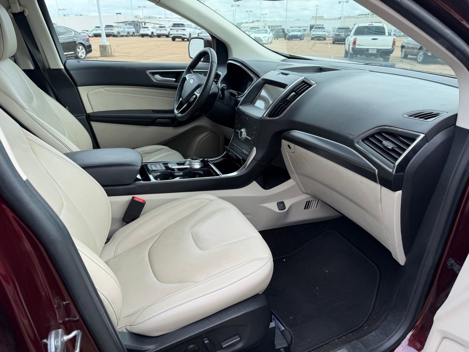 Used 2020 Ford Edge Titanium FWD image 14