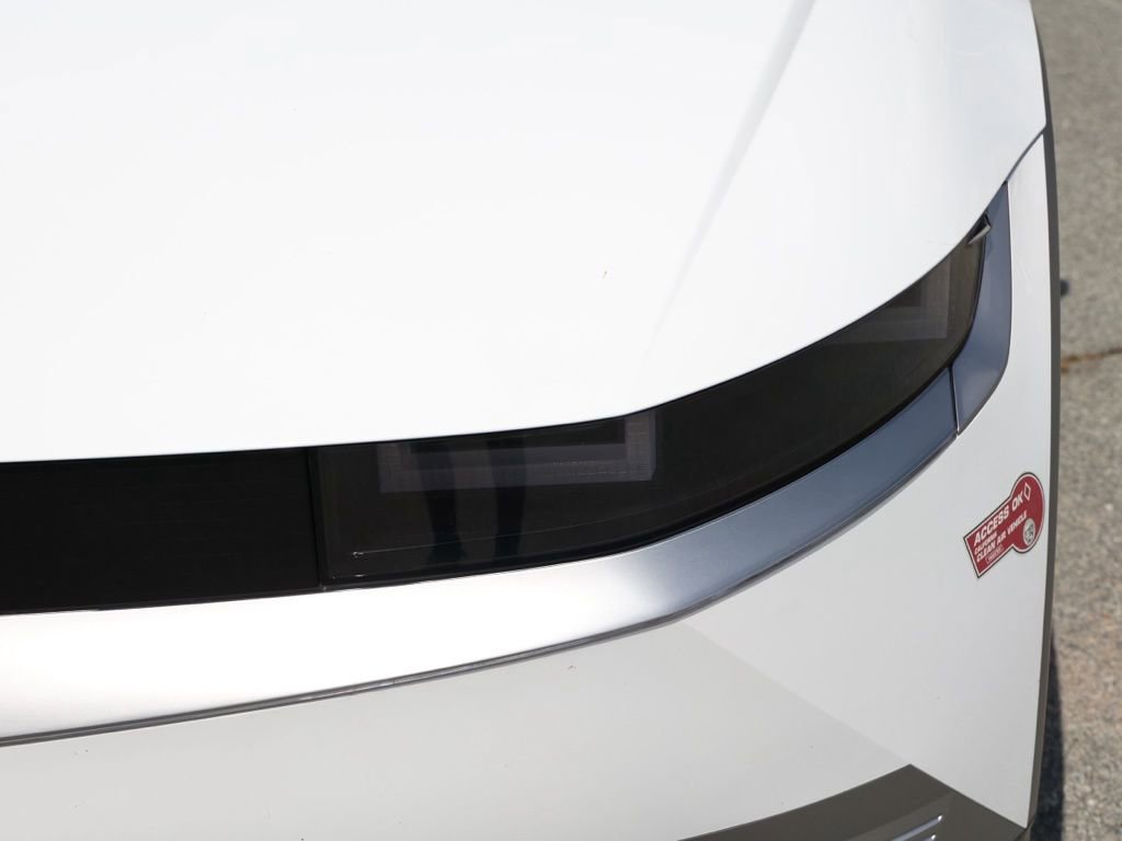 Used 2024 Hyundai Ioniq 5 Limited image 10