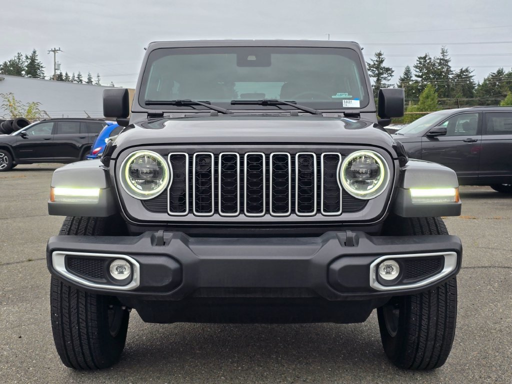 Used 2025 Jeep Wrangler Unlimited Sahara AWD/4WD image 3