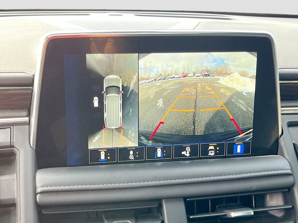 Used 2022 Chevrolet Tahoe Z71 w/ Luxury Package AWD/4WD image 14