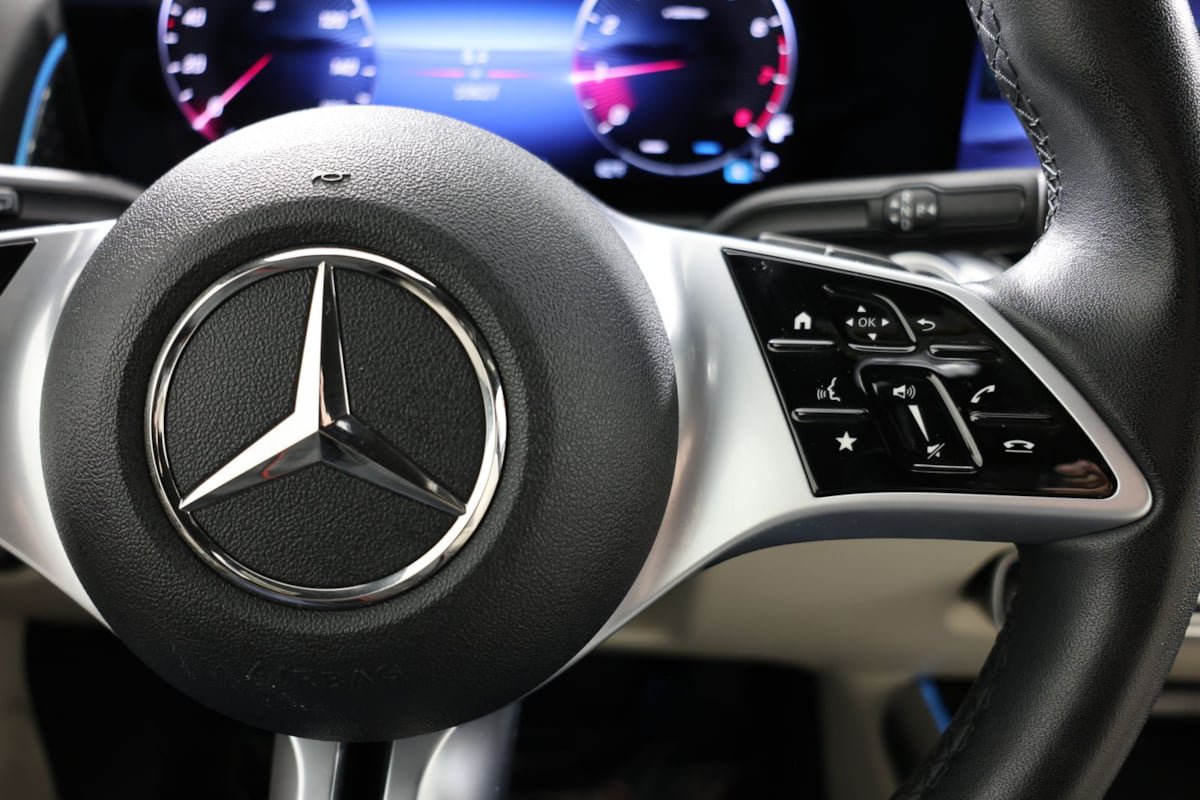Used 2025 Mercedes-Benz GLB 250 4MATIC image 25
