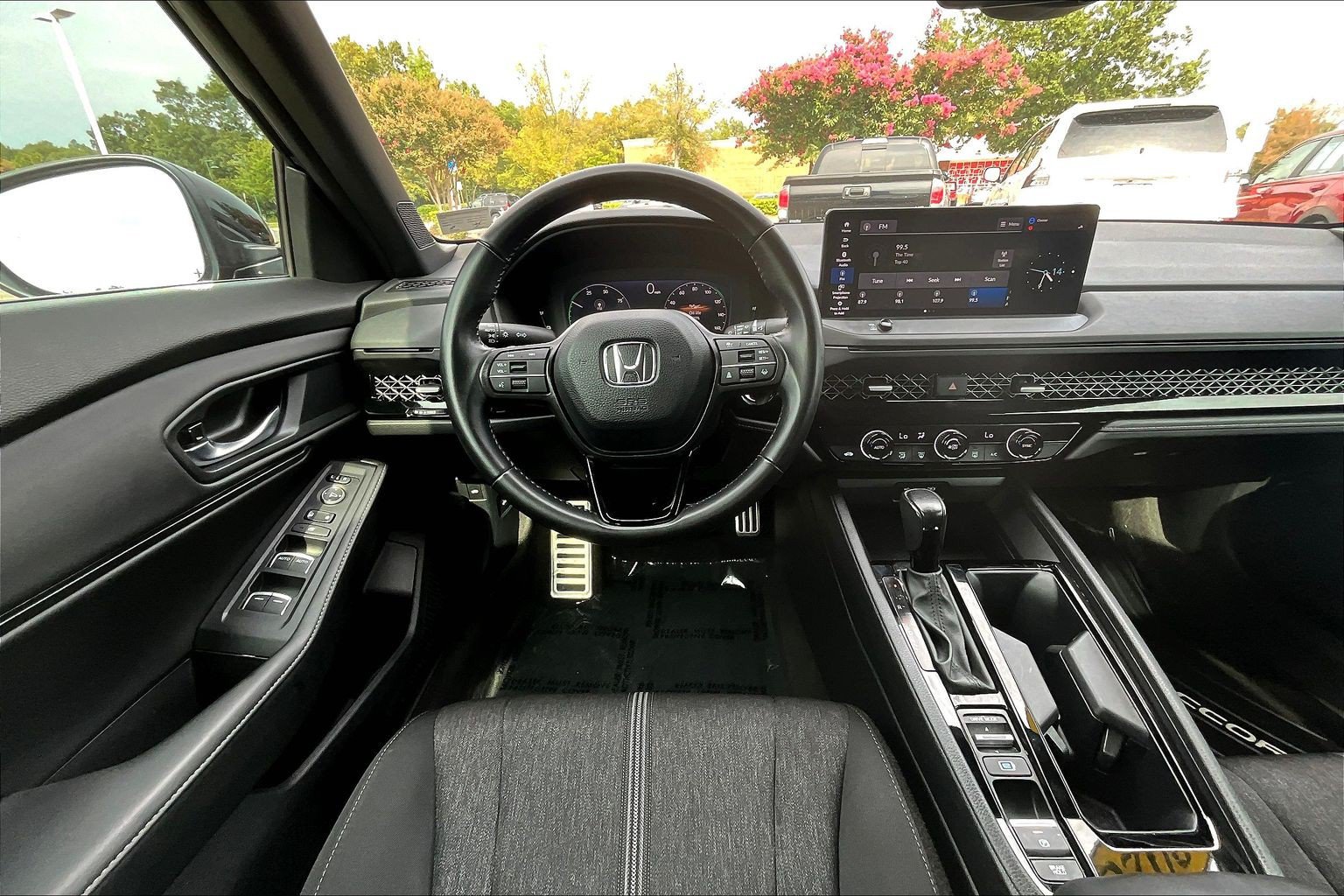 Used 2023 Honda Accord Sport image 5