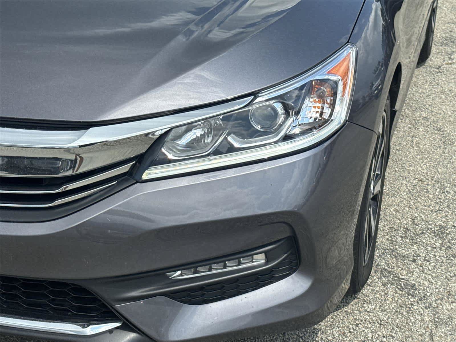 Used 2016 Honda Accord EX-L image 10