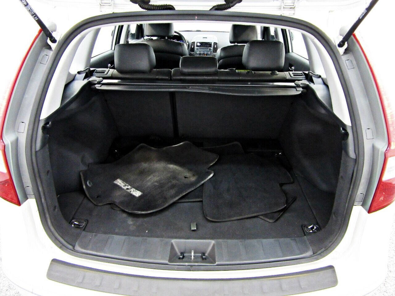 Used 2012 Hyundai Elantra image 13