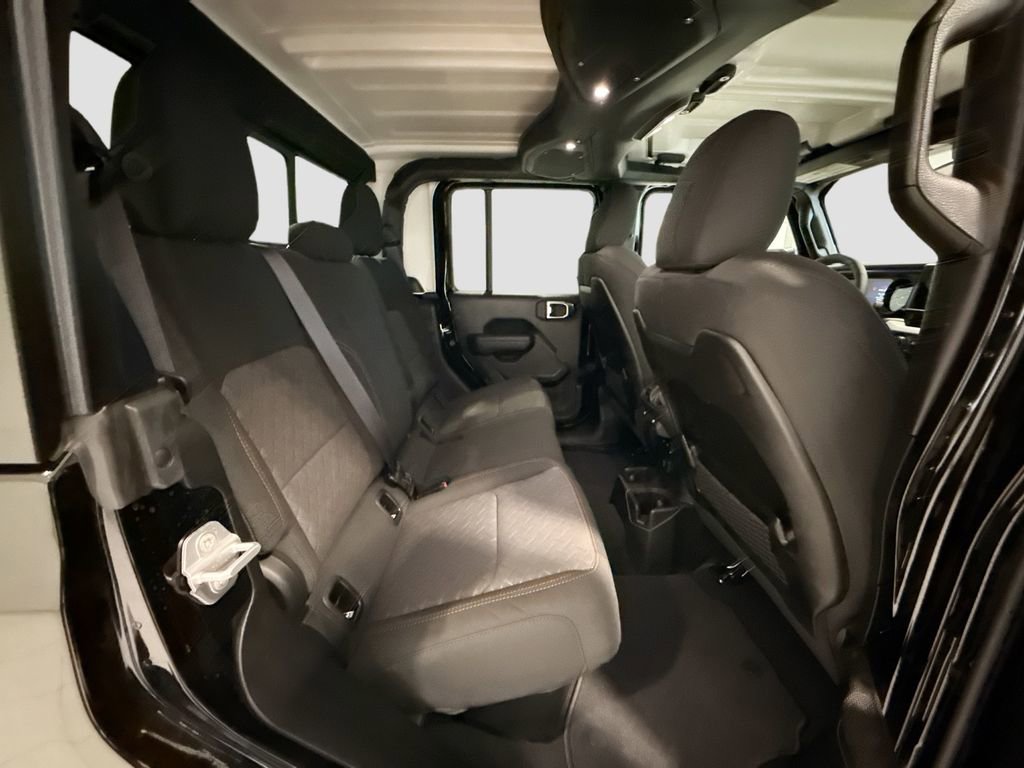 Used 2025 Jeep Gladiator Mojave w/ Convenience Group image 20