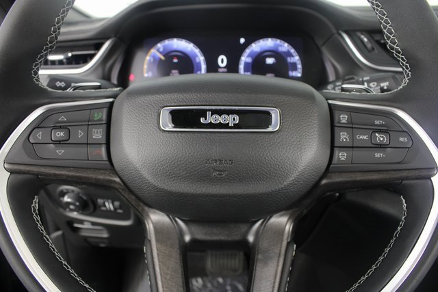 New 2025 Jeep Grand Cherokee Limited w/ Luxury Tech Group II image 15