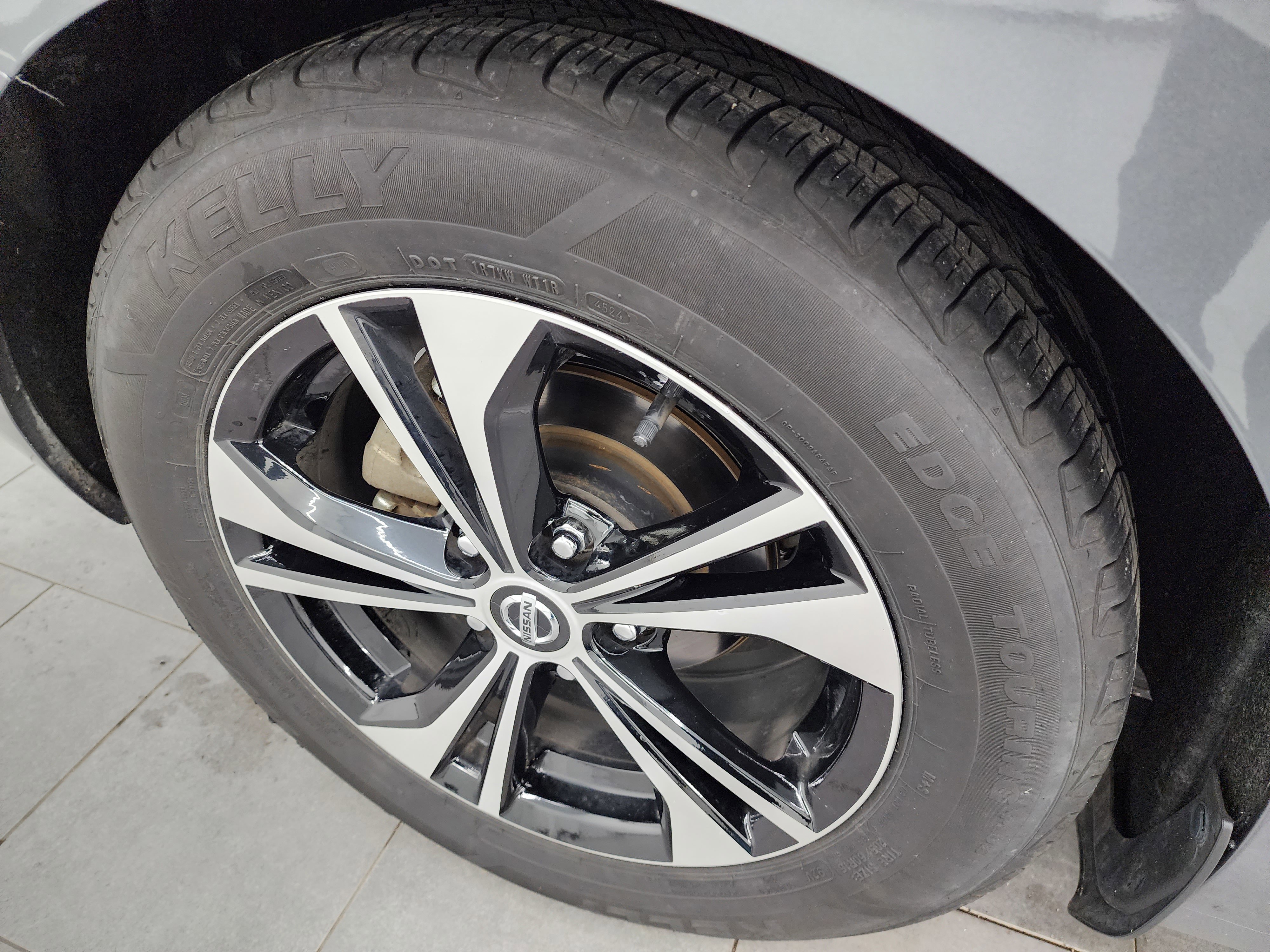 Used 2023 Nissan Sentra SV image 4