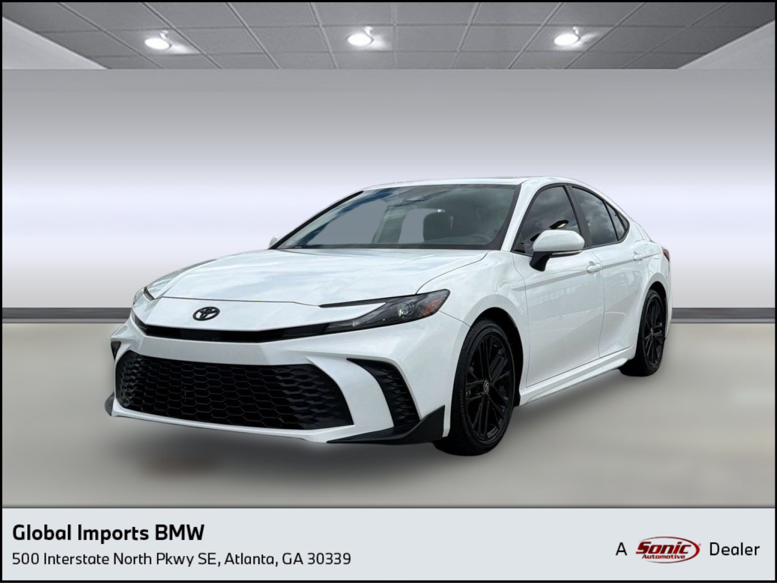 Used 2025 Toyota Camry SE w/ Multimedia Upgrade Package