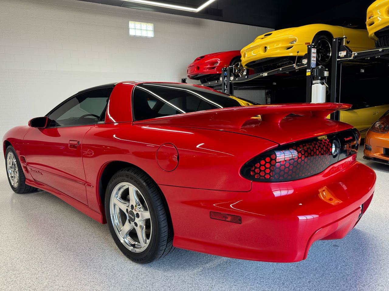 Used 1999 Pontiac Firebird Formula RWD image 11