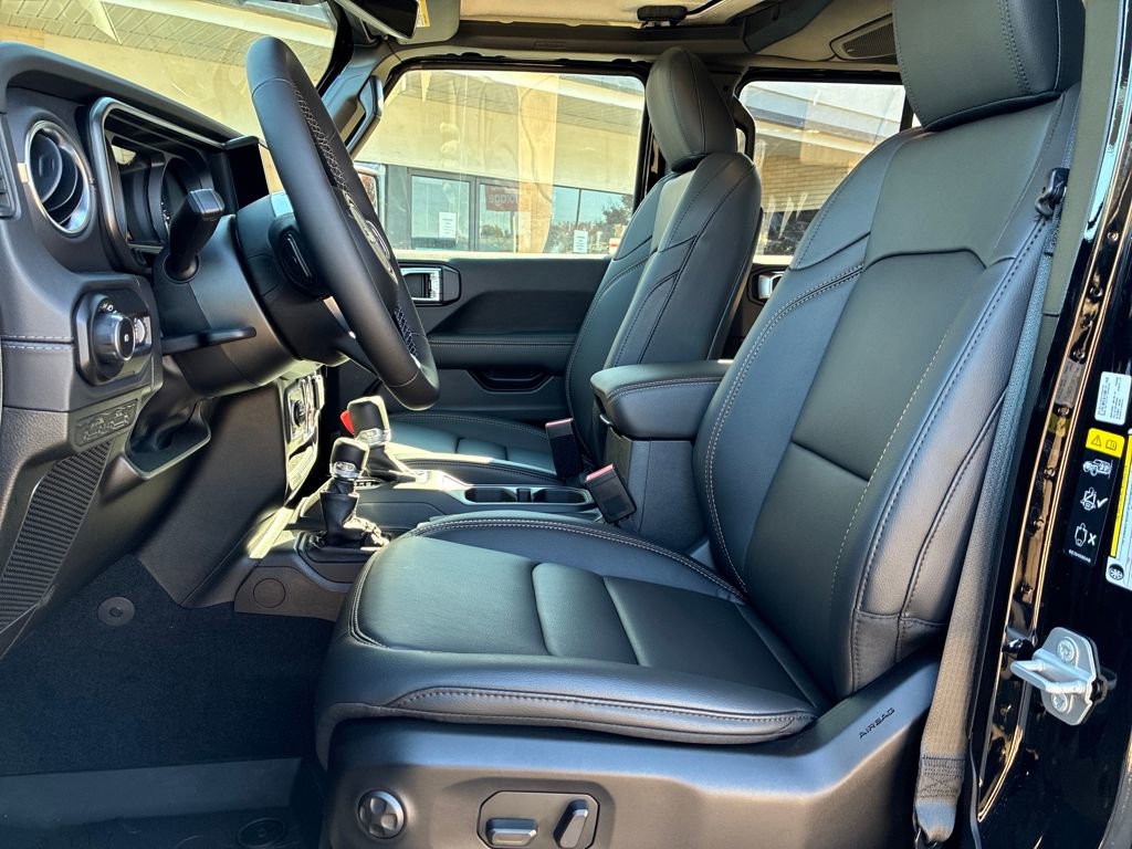 New 2025 Jeep Wrangler Sahara image 9