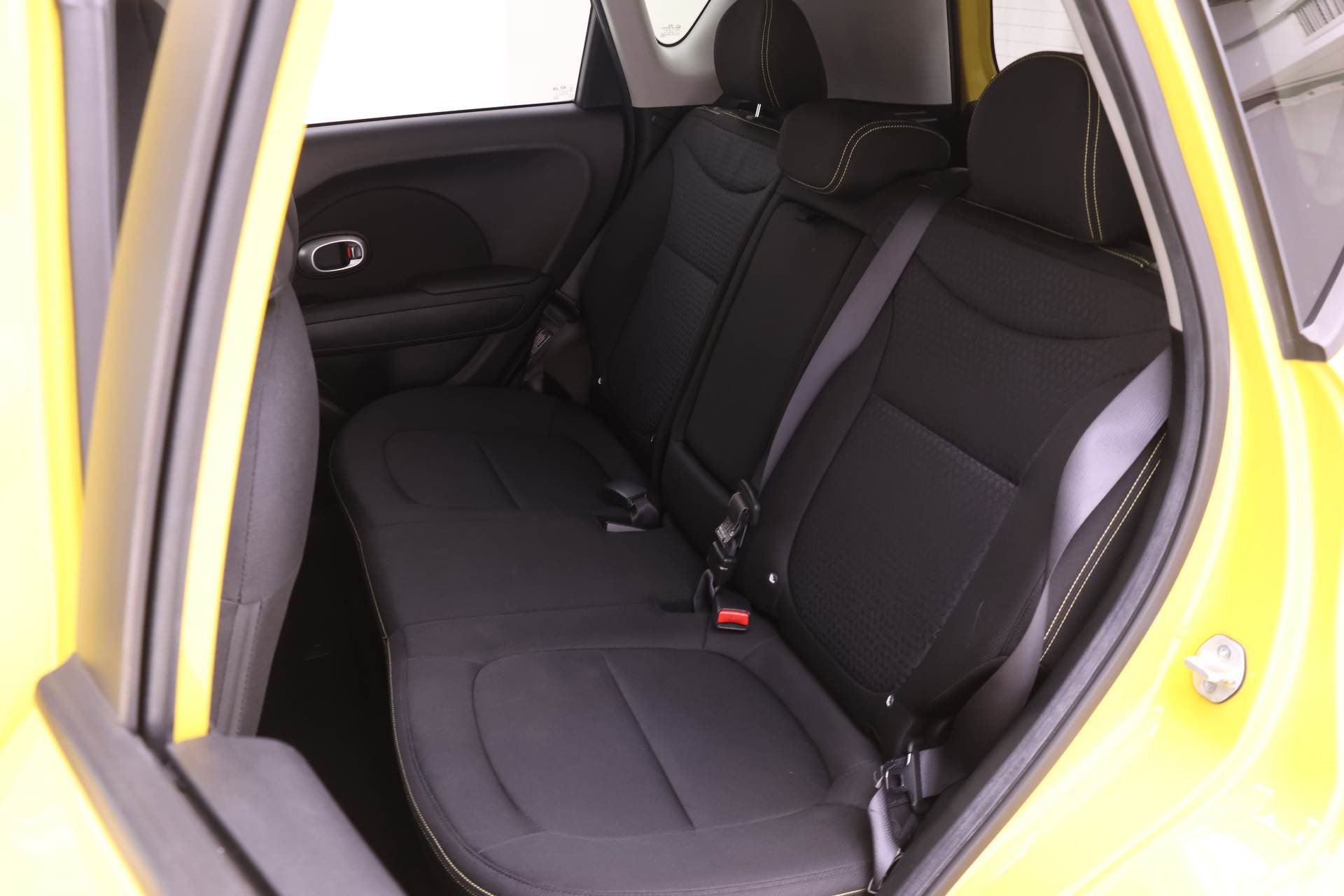 Used 2015 Kia Soul + image 10
