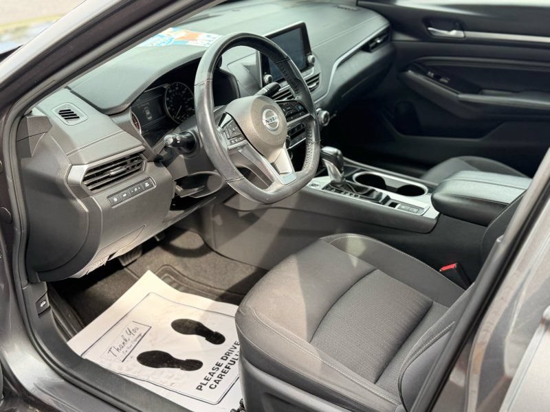 Used 2021 Nissan Altima 2.5 SV w/ SV Premium Package FWD image 9