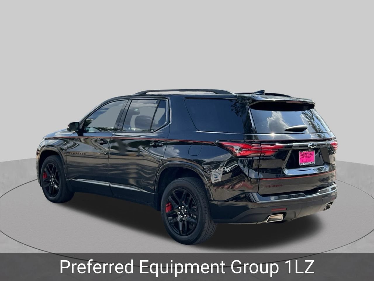 Certified 2023 Chevrolet Traverse Premier w/ Redline Edition FWD image 3