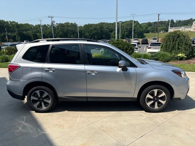 Used 2018 Subaru Forester 2.5i Limited AWD/4WD image 8