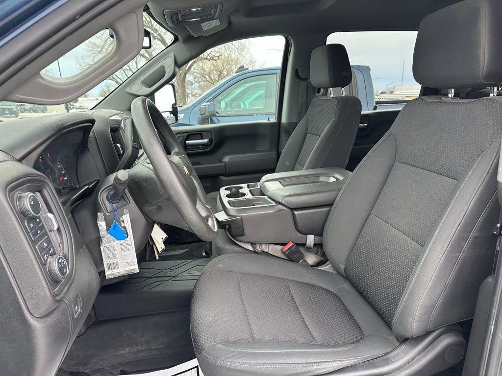 Used 2021 Chevrolet Silverado 2500 Custom w/ Custom Value Package image 7