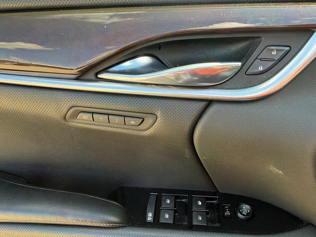 Used 2014 Cadillac XTS Luxury FWD image 18