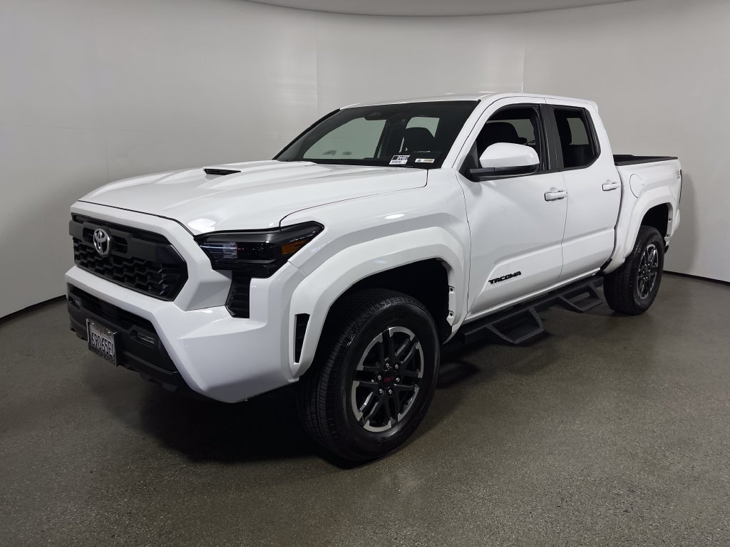 Certified 2025 Toyota Tacoma TRD Sport AWD/4WD image 7
