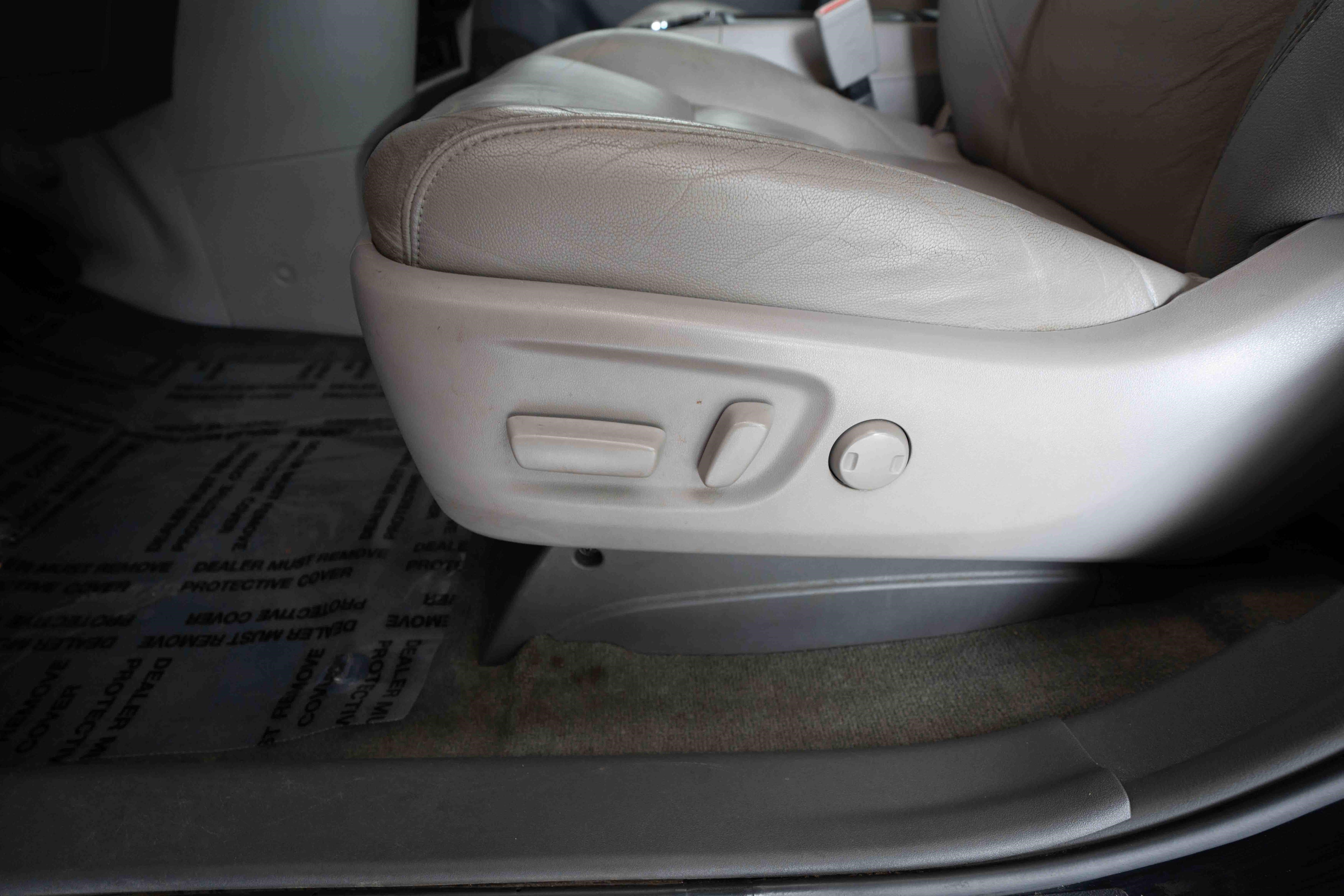 Used 2017 Toyota Sienna XLE Premium FWD image 12
