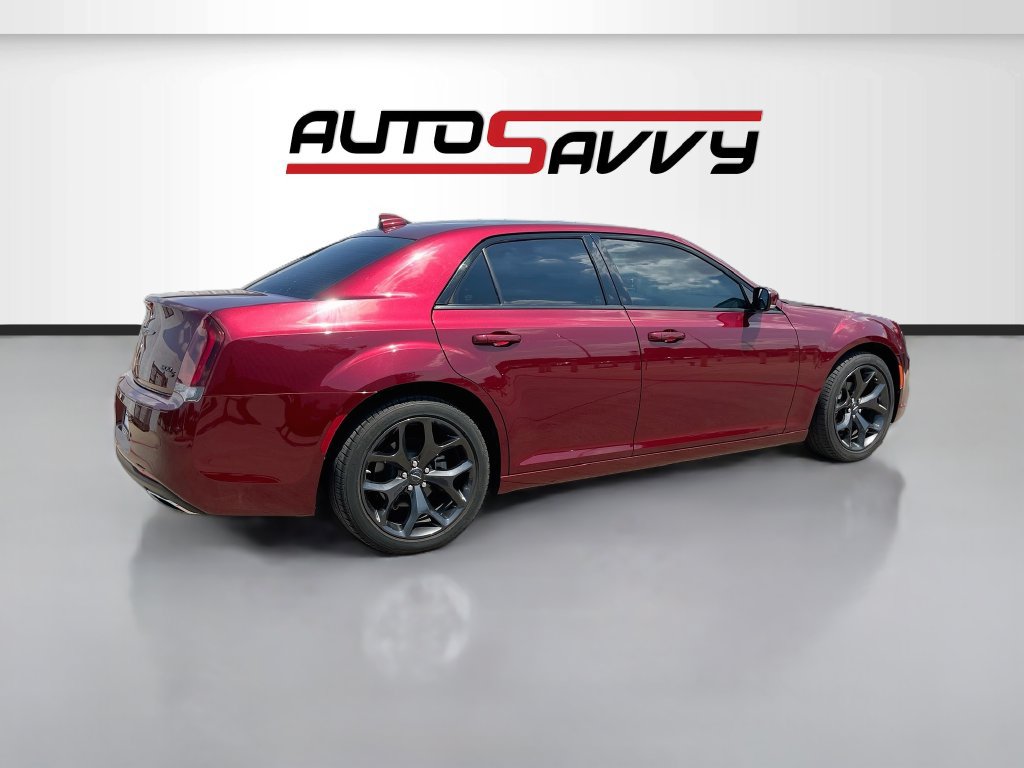 Used 2023 Chrysler 300 S w/ Comfort Group RWD image 7