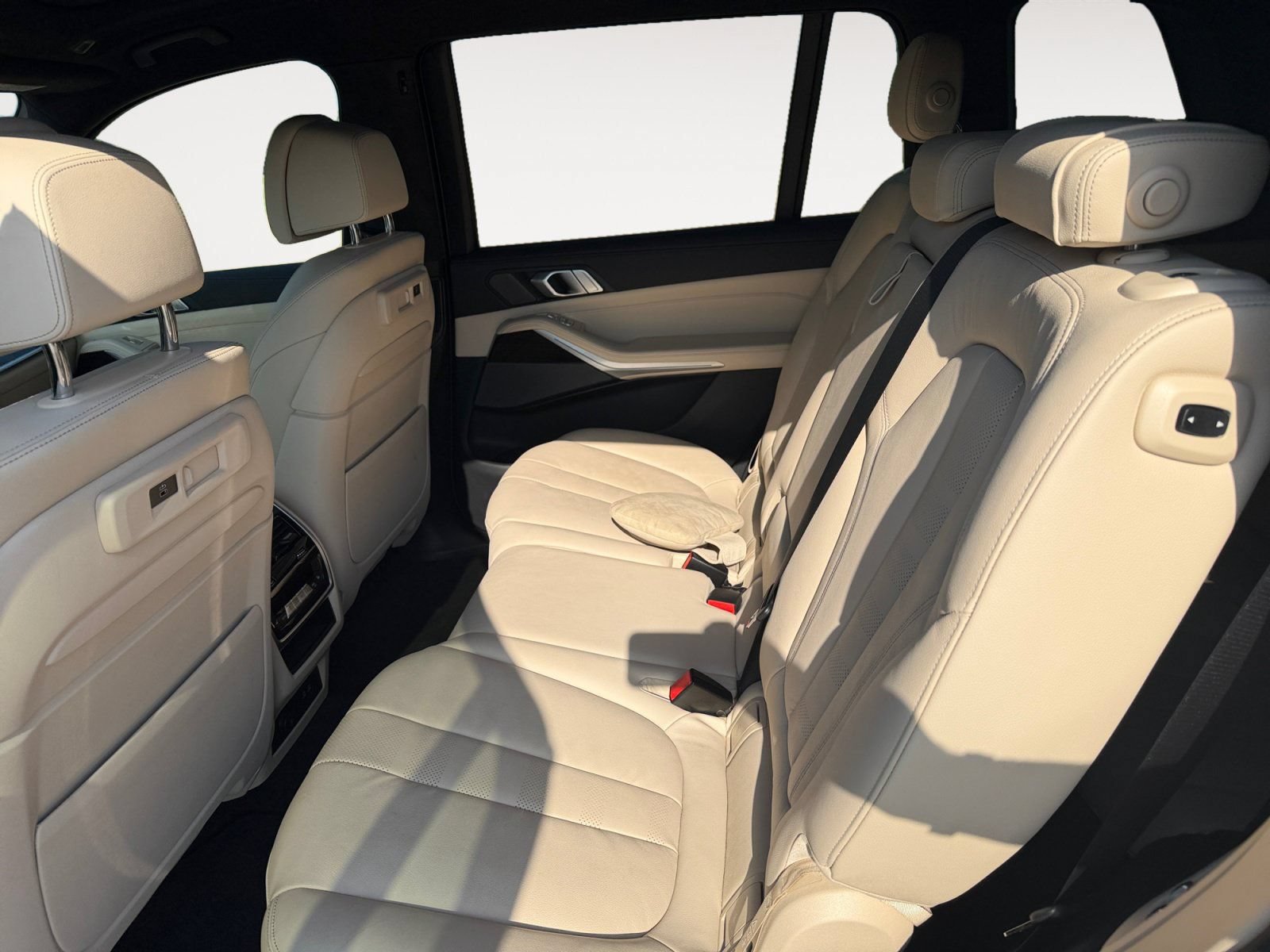 Used 2021 BMW X7 xDrive40i w/ Premium Package AWD/4WD image 13
