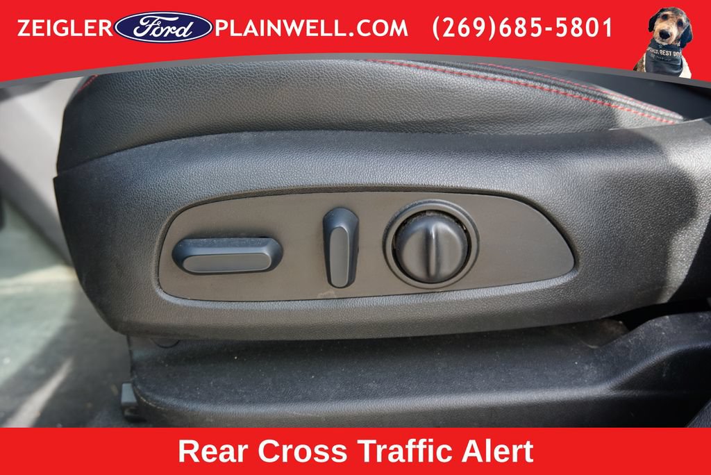 Used 2023 Chevrolet Equinox RS w/ LPO, Floor Liner Package FWD image 18