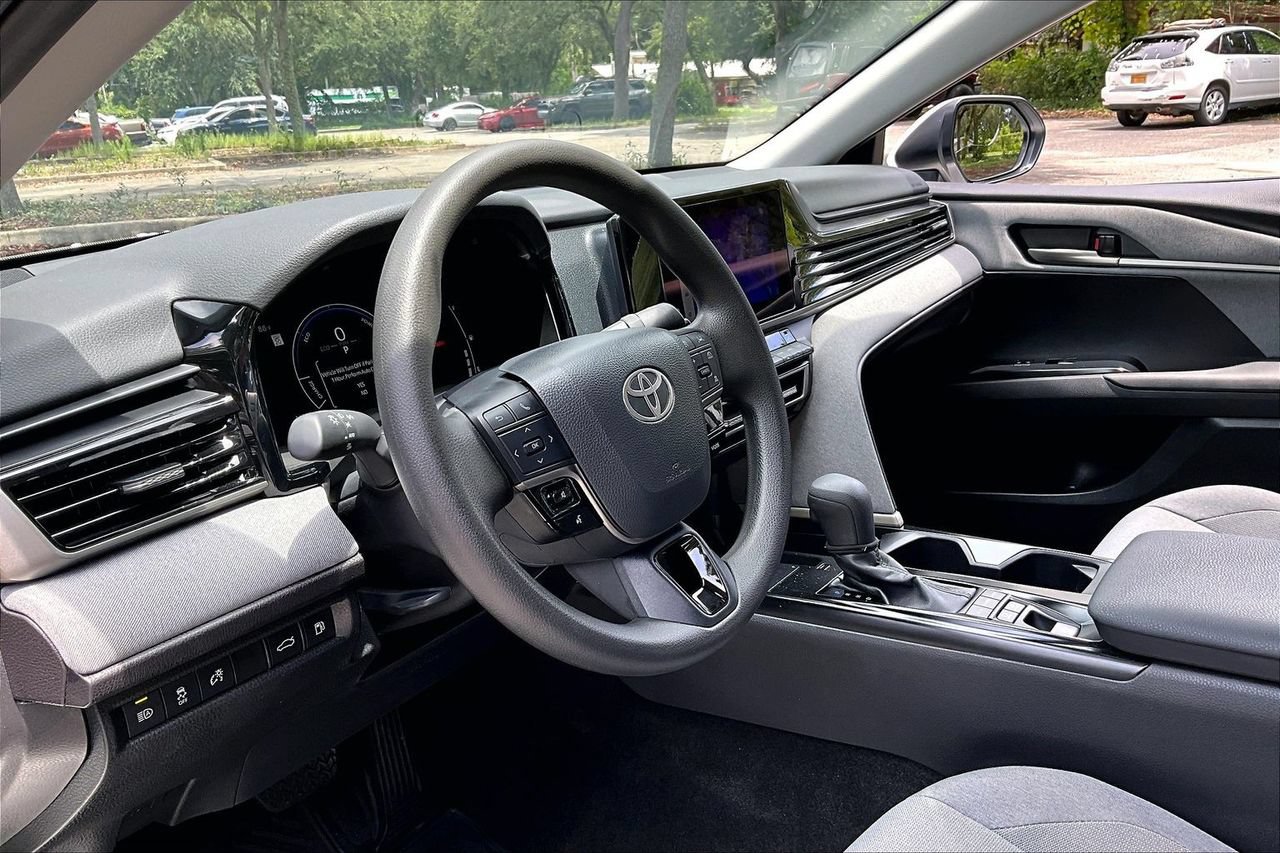 Used 2025 Toyota Camry LE FWD image 14