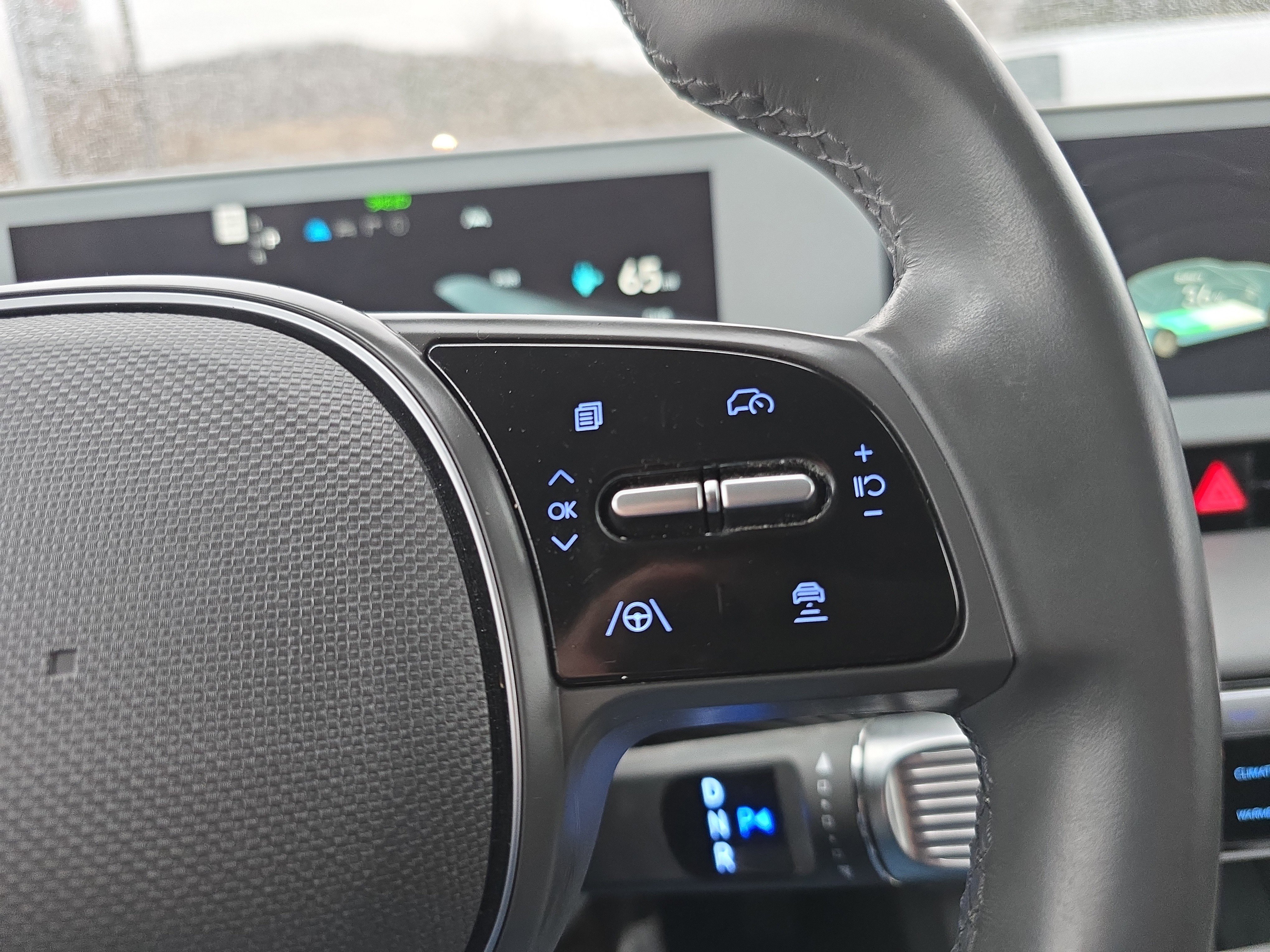 Used 2022 Hyundai Ioniq 5 SE w/ Cargo Package image 22