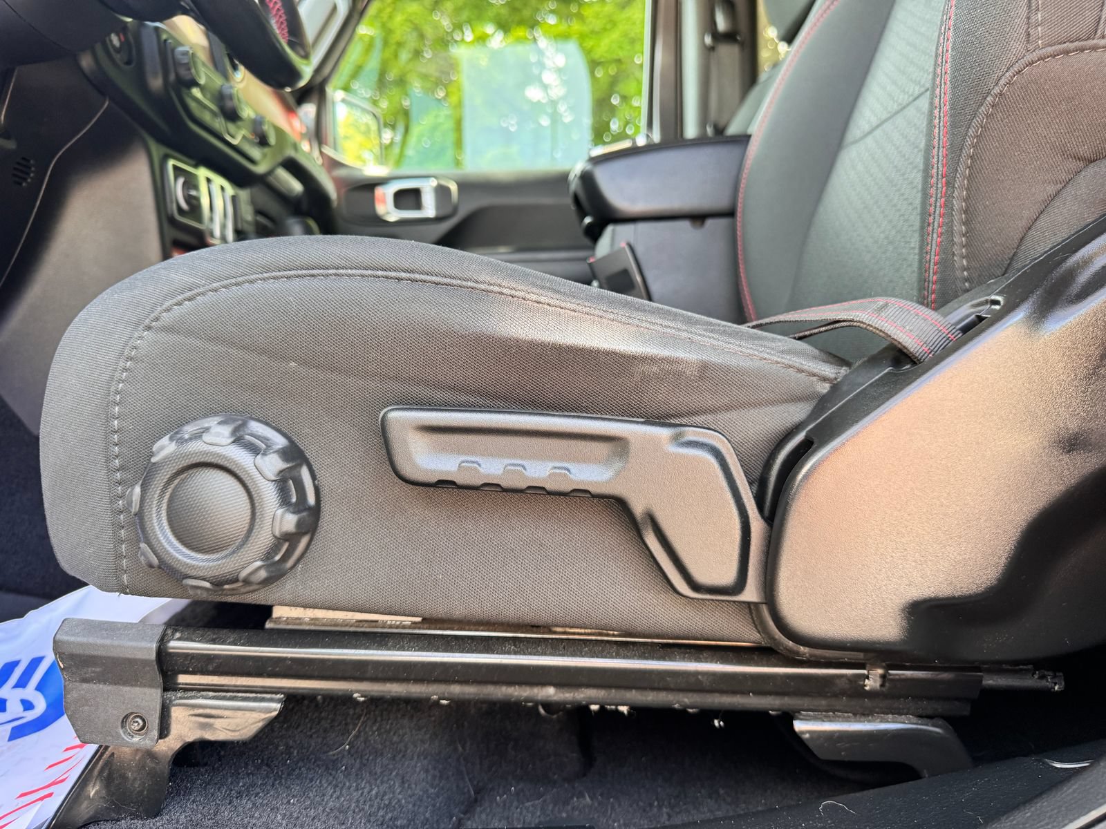 Used 2021 Jeep Wrangler Rubicon AWD/4WD image 25
