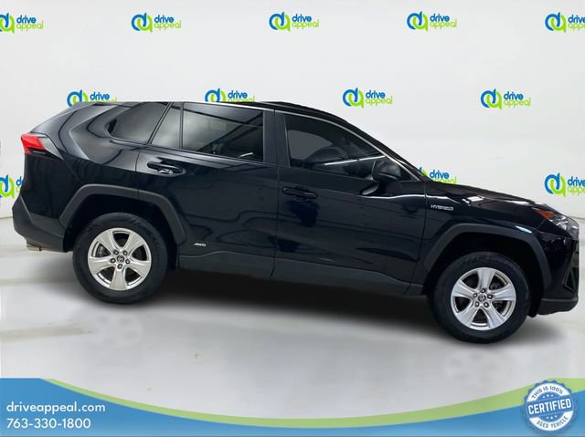 Used 2021 Toyota RAV4 LE image 4