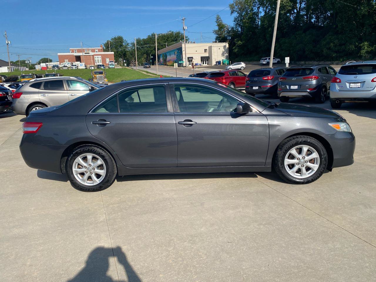 Used 2011 Toyota Camry LE w/ LE Extra-Value Pkg FWD image 5