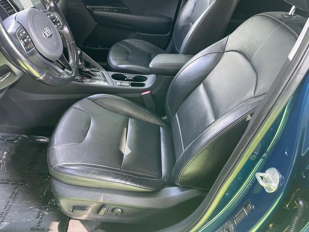 Used 2019 Kia Niro Touring FWD image 39